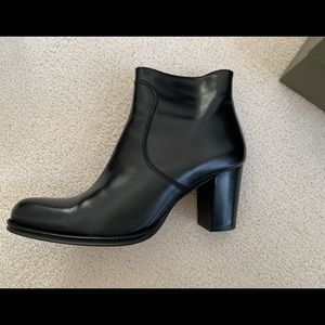 NEW Paris Black Leather ankle boots with heels
